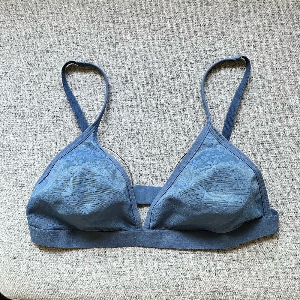 GAP Lace Bralette Cornflower Bainbridge blue, Bare natural bra. Size Medium - Picture 9 of 9